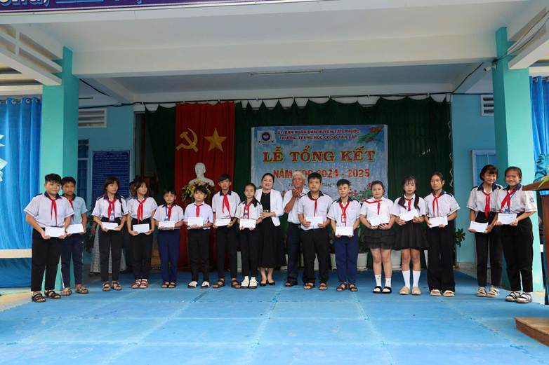 Trao Hoc Bong Thao Sang Uoc Mo 1